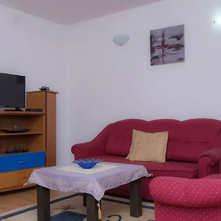 Antigona Apartment